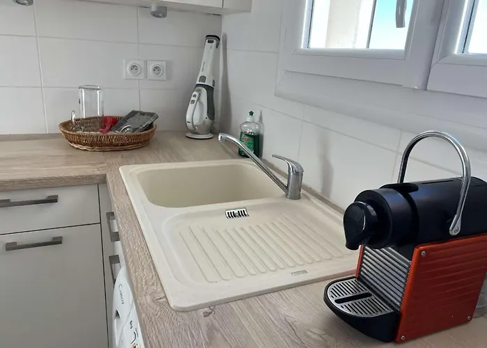 Daire Superbe T3, Clim, Parking, Proche Et Commerces - Fr-1-702-1